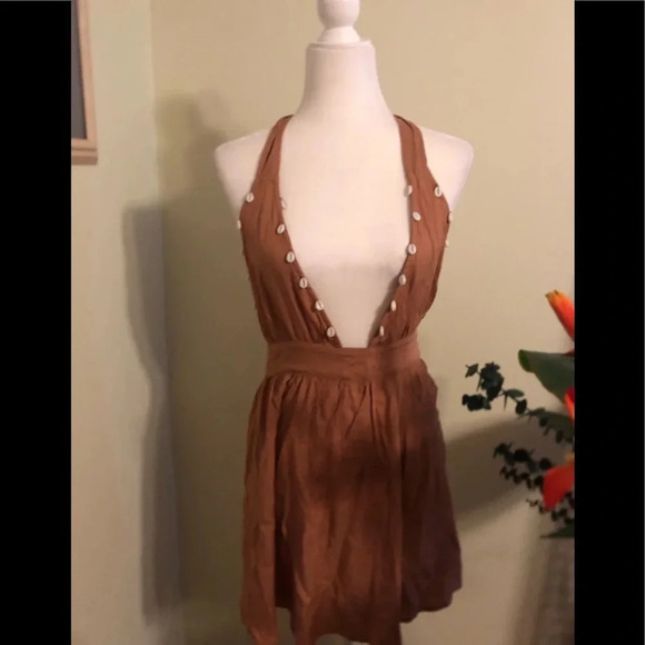 🐚🐚Shell halter dress - Picture 1 of 3